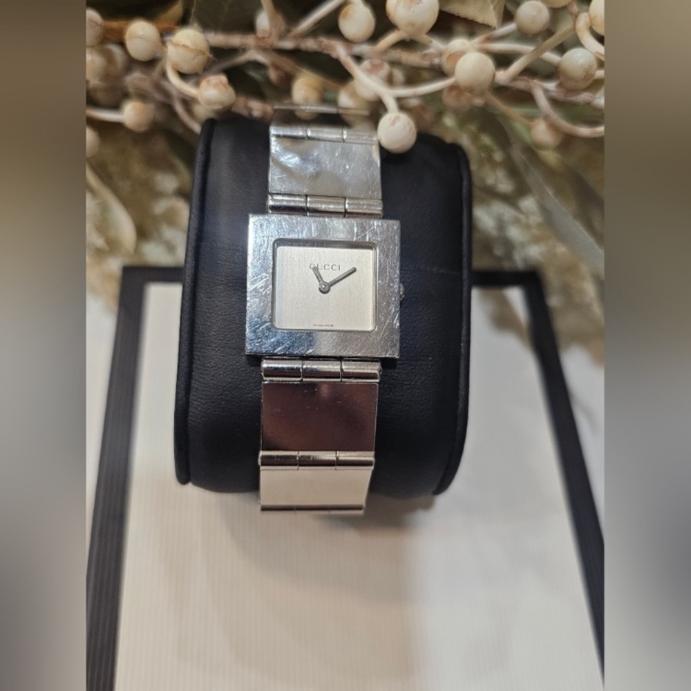 Gucci 600M Unisex Stainless Steel Watch, 20th Century
